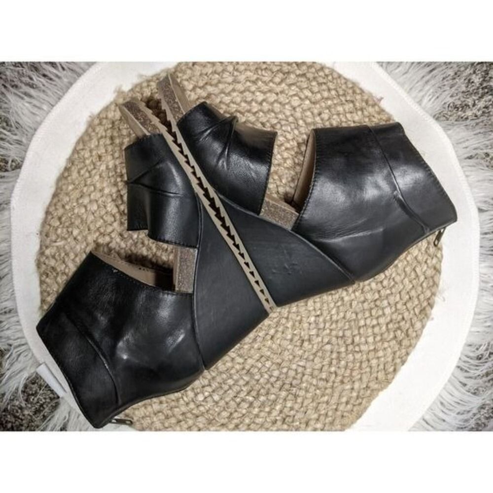 leather Diba True Next N Line 3" Wedge Sandals W/ 8.5 Black Cutout LN/NWB - Picture 3 of 13